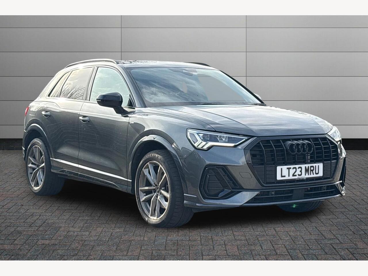 Main listing image - Audi Q3