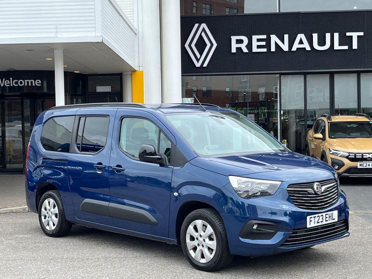 Main listing image - Vauxhall Combo Life-e