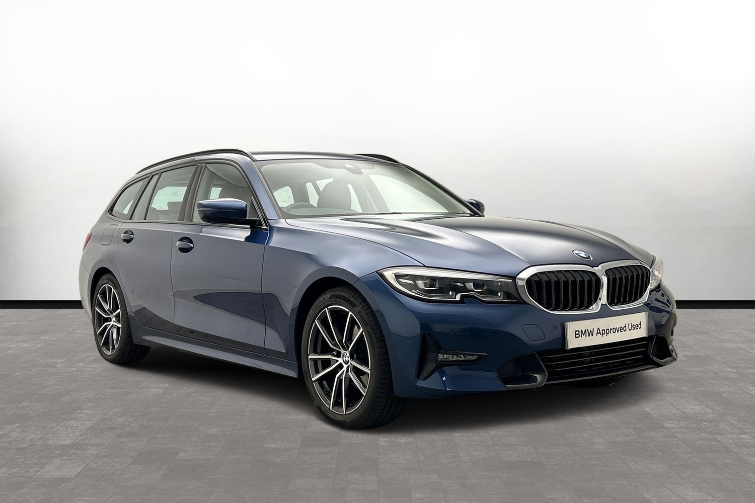 Main listing image - BMW 3 Series Touring