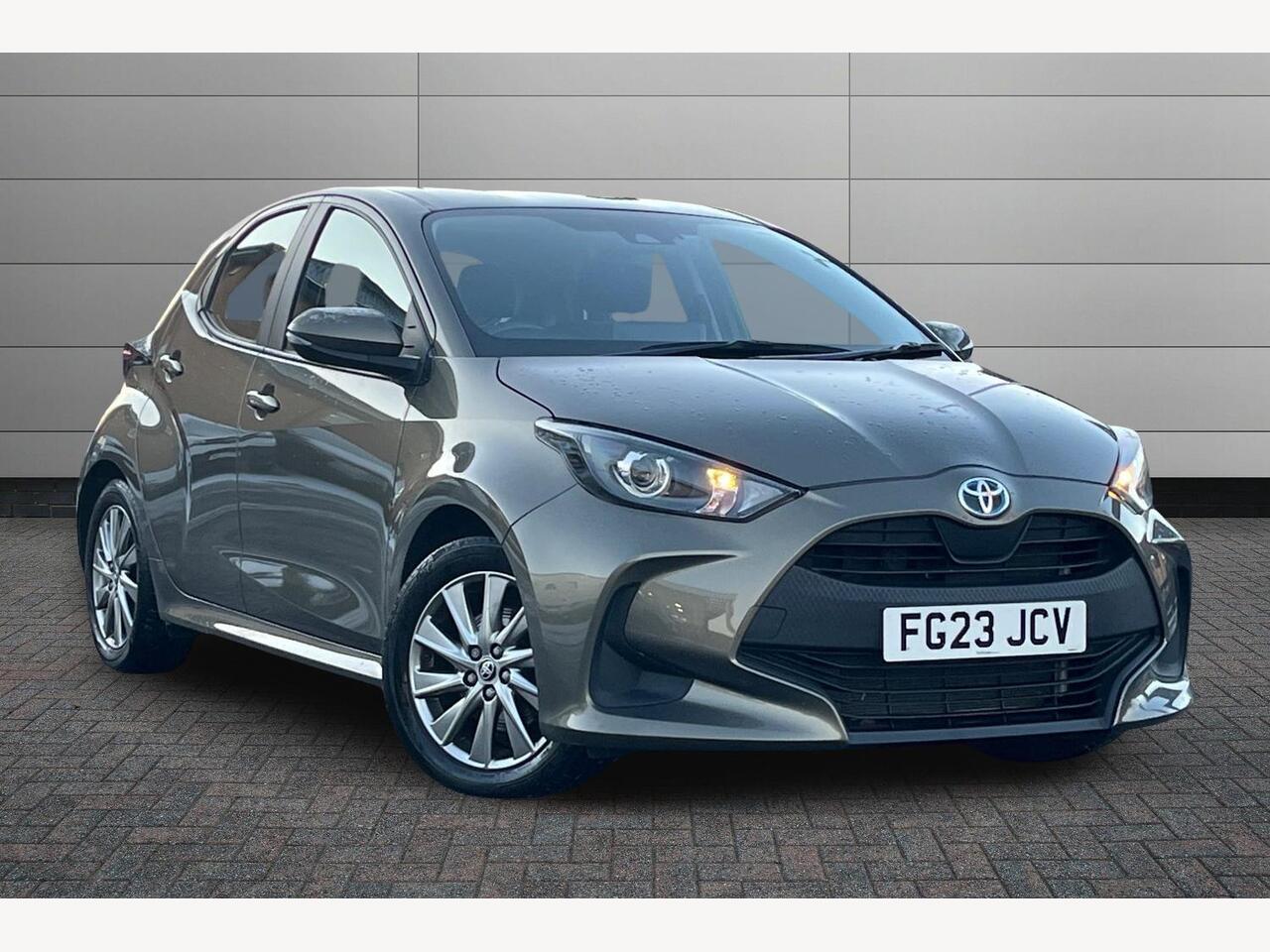 Main listing image - Toyota Yaris