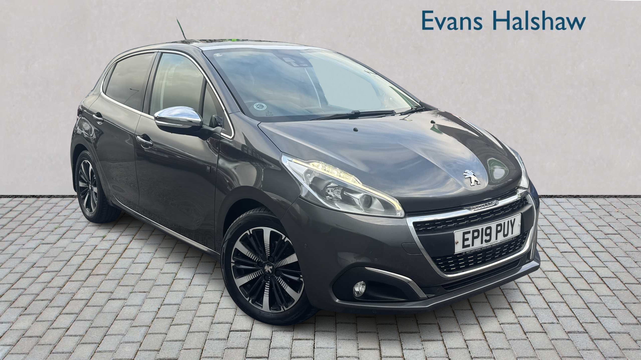 Main listing image - Peugeot 208