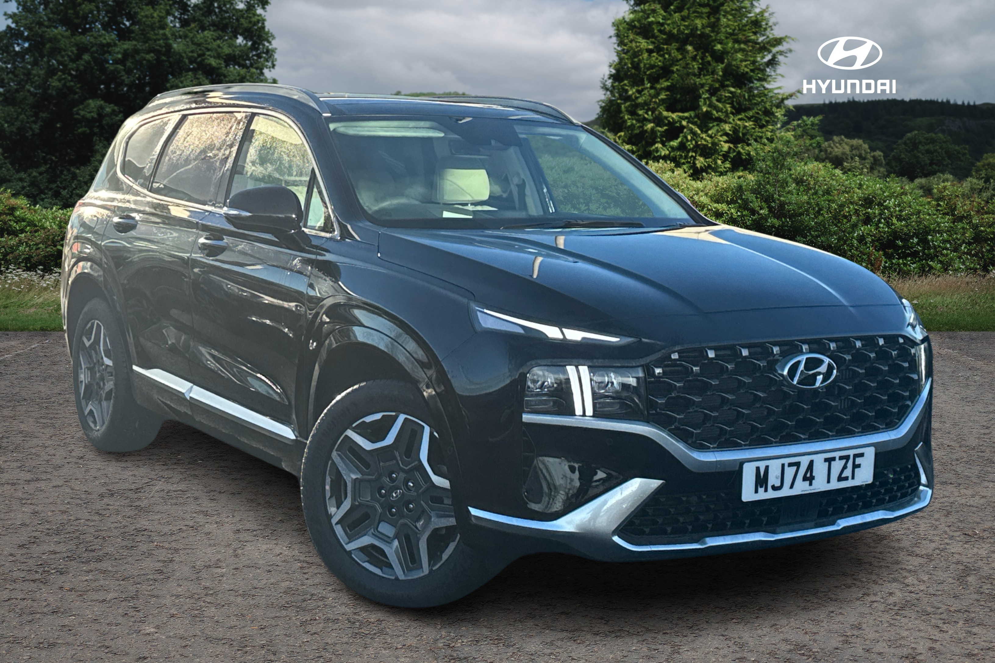 Main listing image - Hyundai Santa Fe