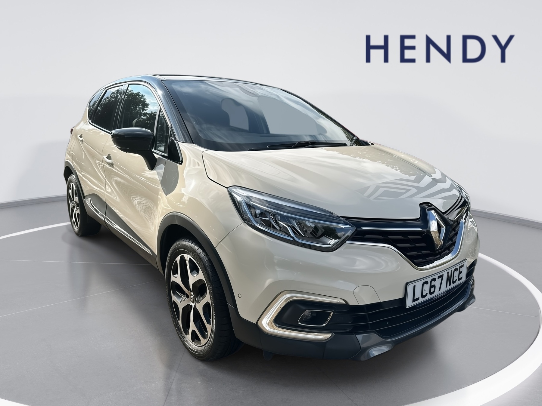 Main listing image - Renault Captur