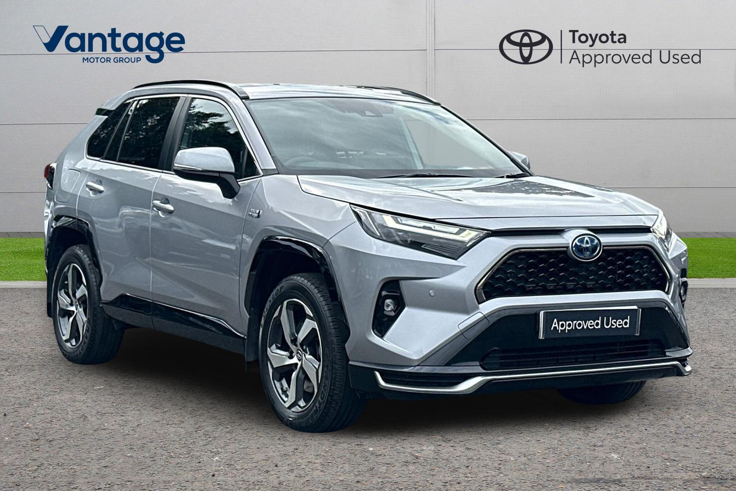 Main listing image - Toyota RAV4