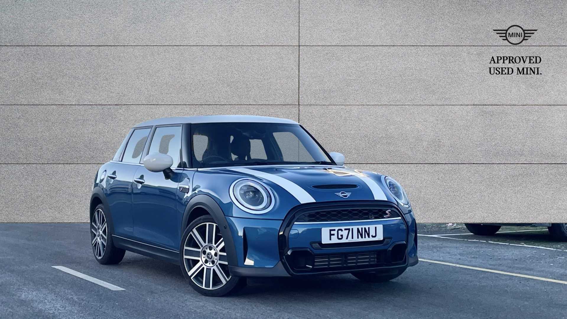 Main listing image - MINI Hatchback 5dr