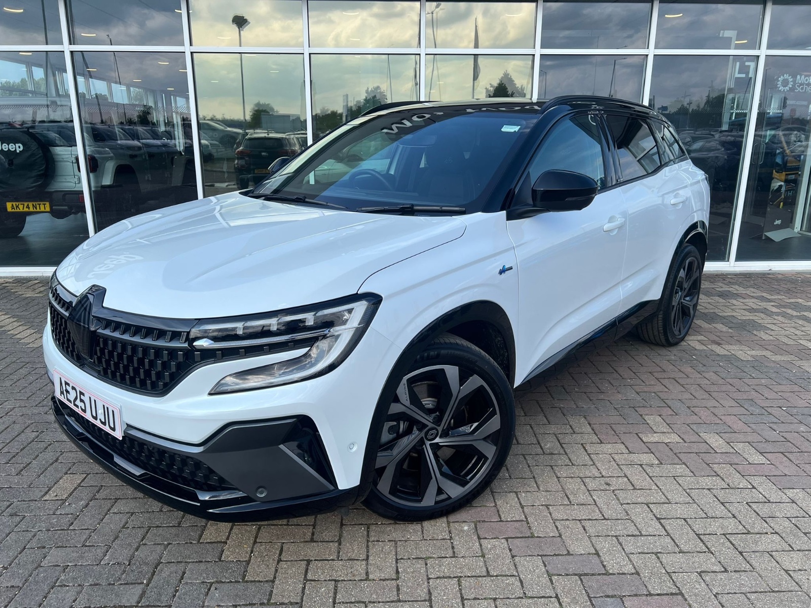 Main listing image - Renault Austral