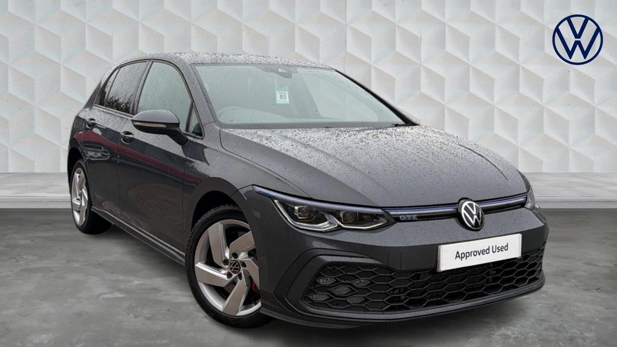 Main listing image - Volkswagen Golf GTE