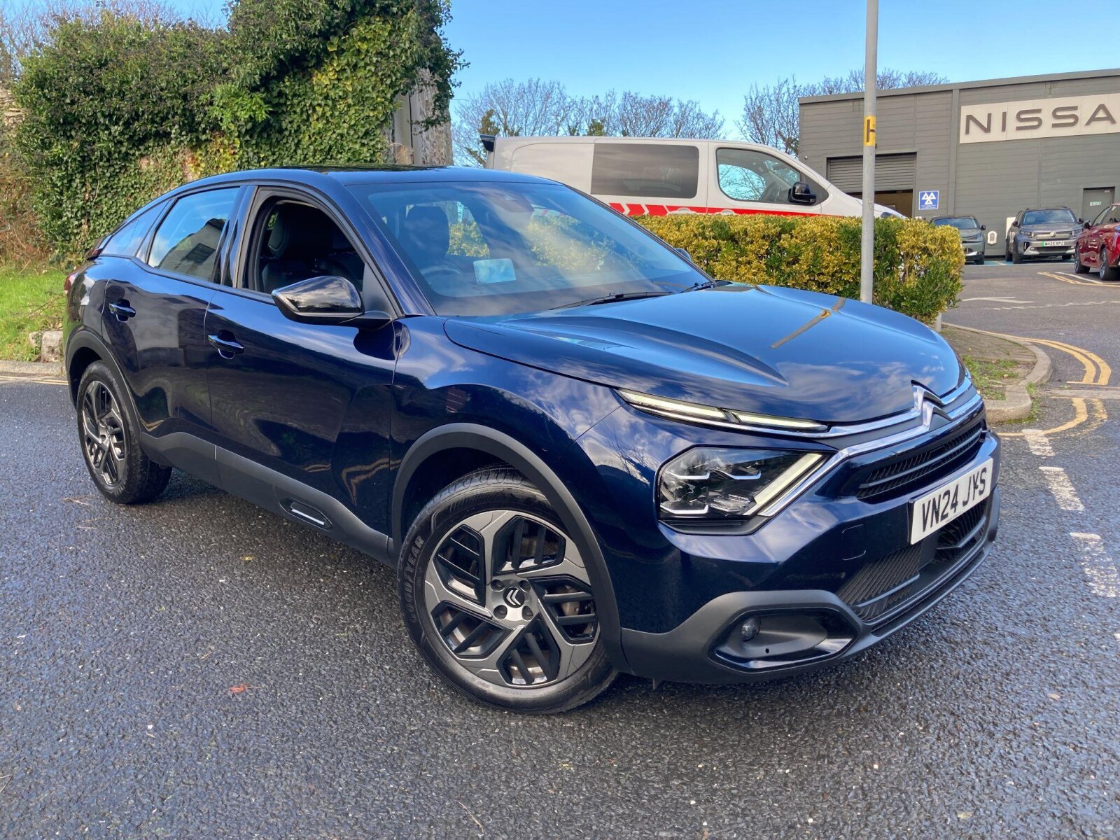 Main listing image - Citroen C4