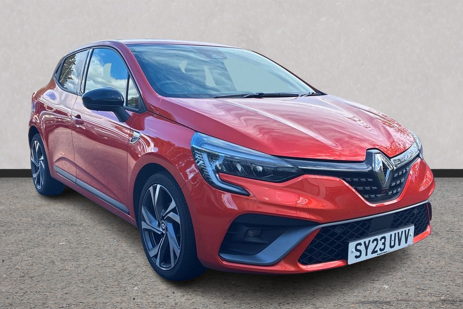 Main listing image - Renault Clio
