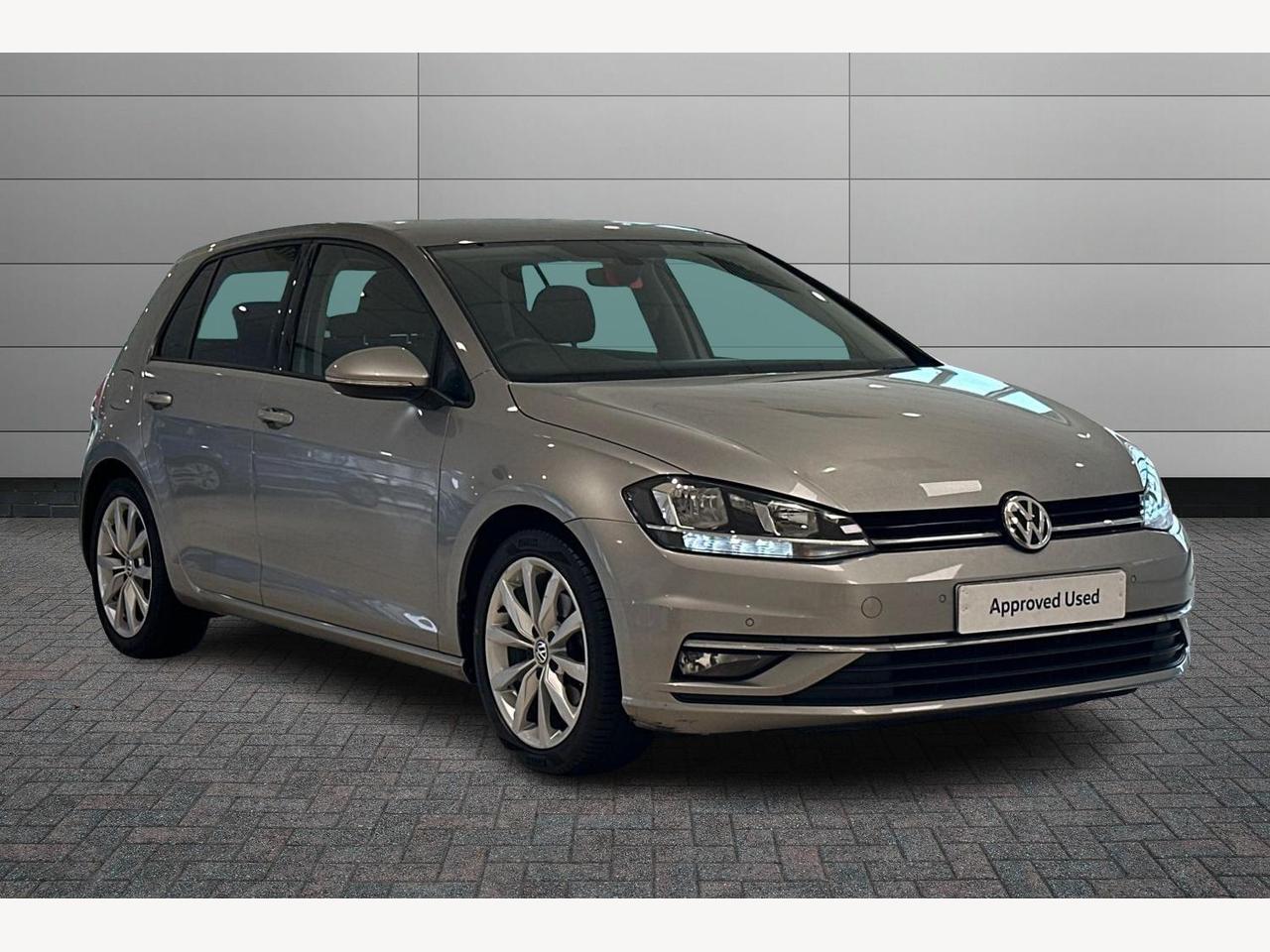 Main listing image - Volkswagen Golf