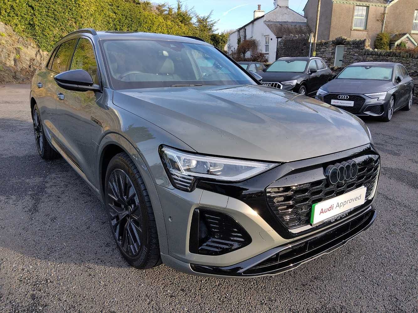 Main listing image - Audi Q8 e-tron