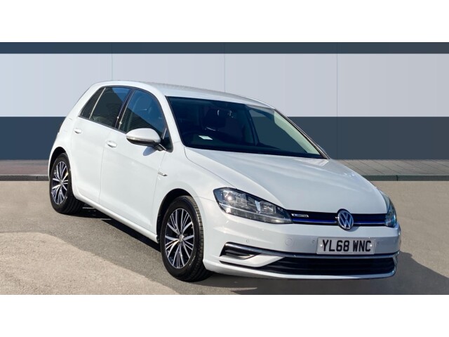 Main listing image - Volkswagen Golf