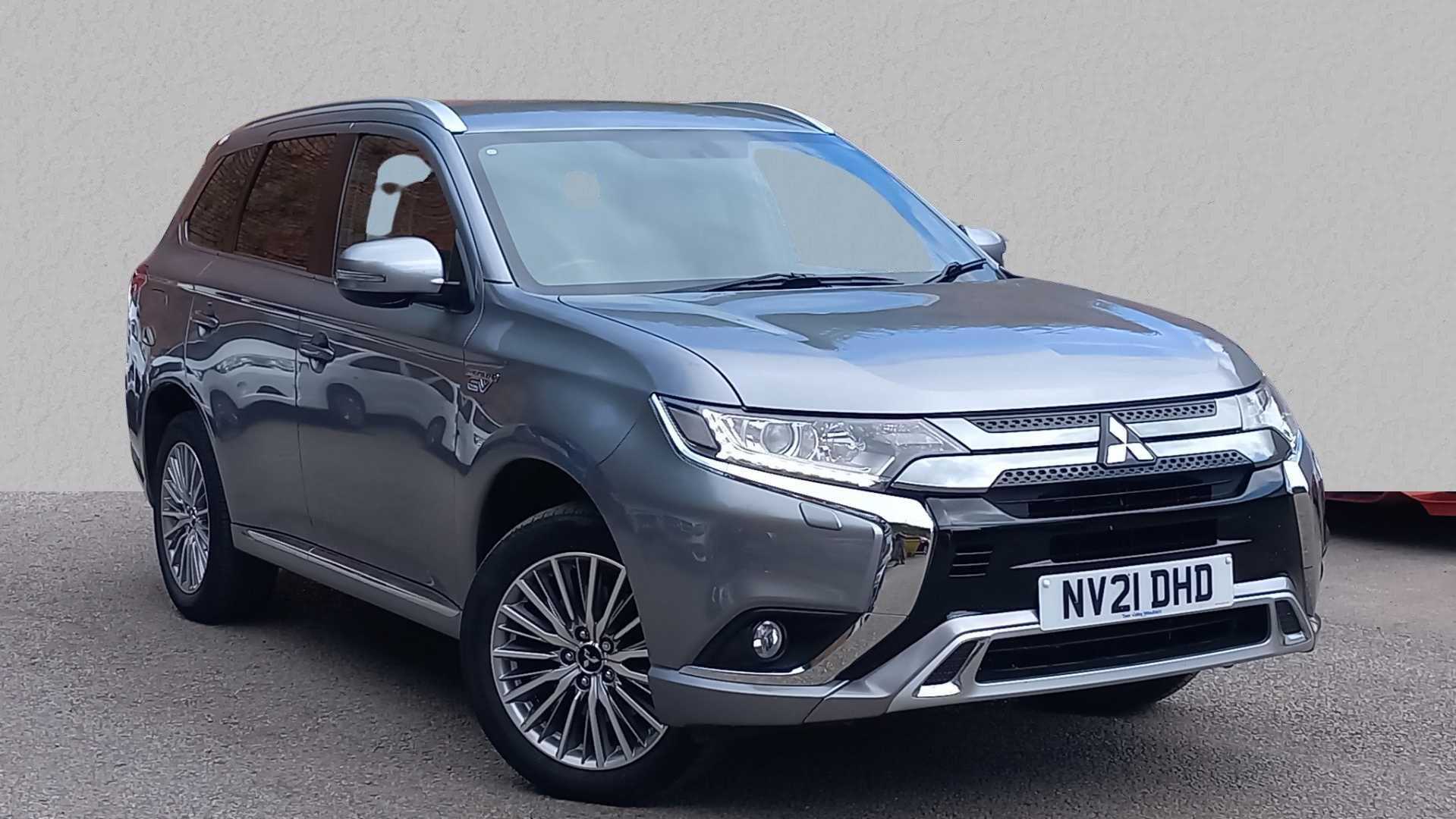 Main listing image - Mitsubishi Outlander