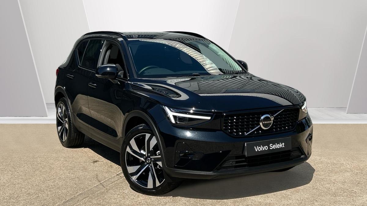 Main listing image - Volvo XC40
