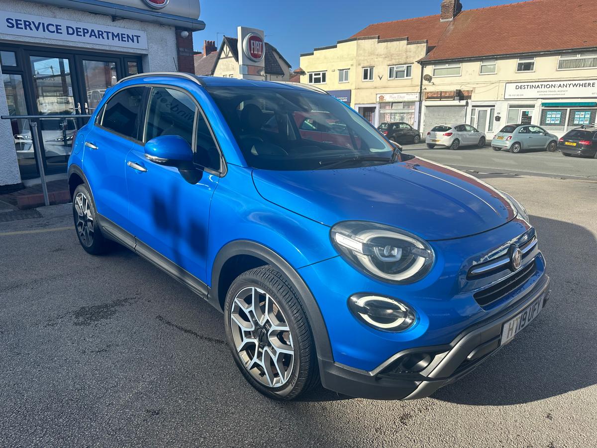 Main listing image - Fiat 500X