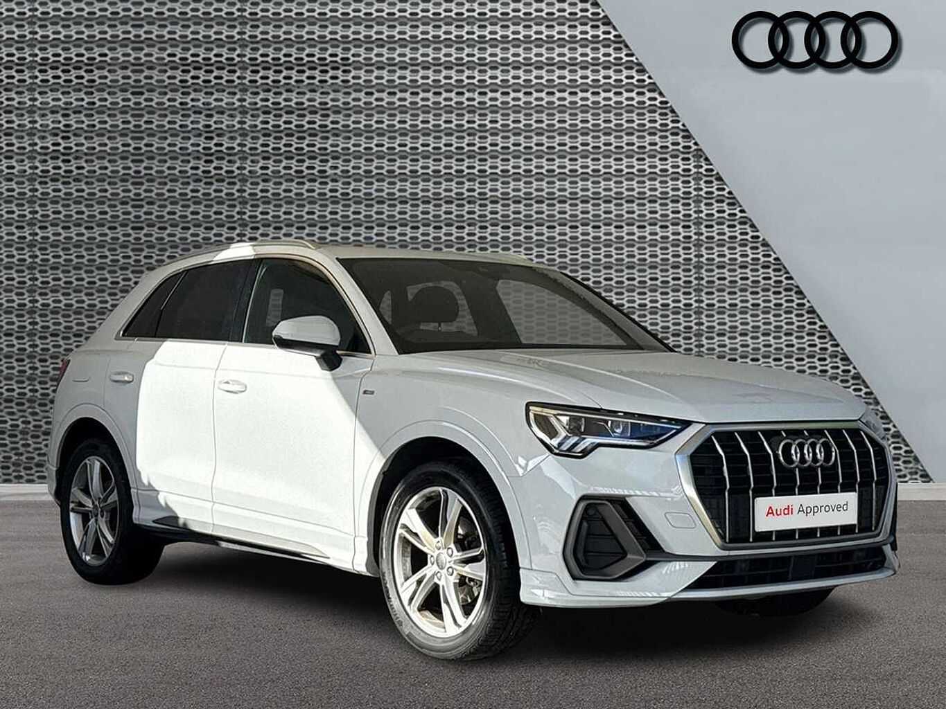 Main listing image - Audi Q3