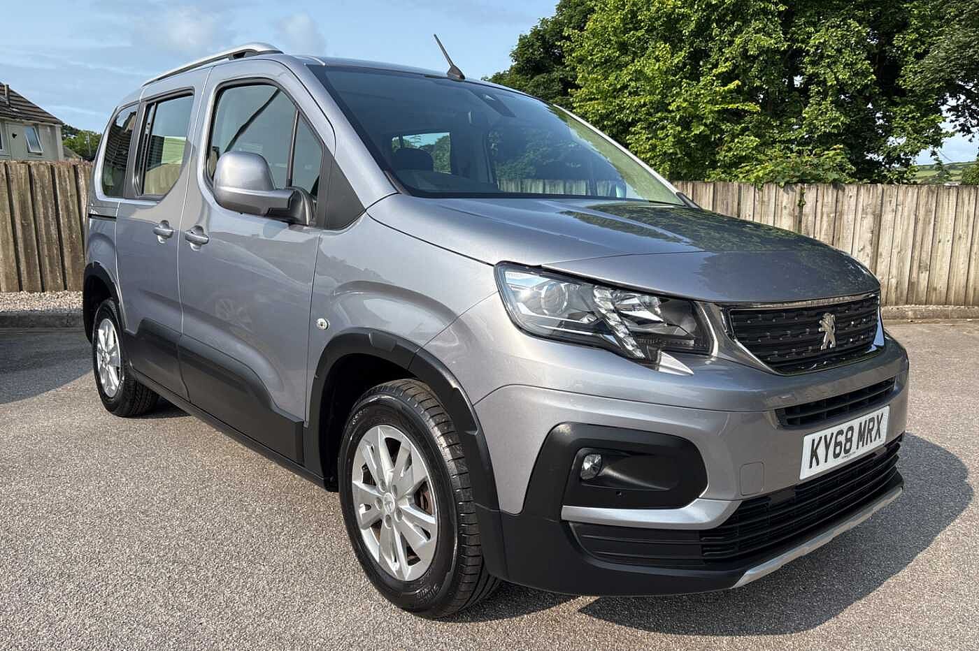 Main listing image - Peugeot Rifter