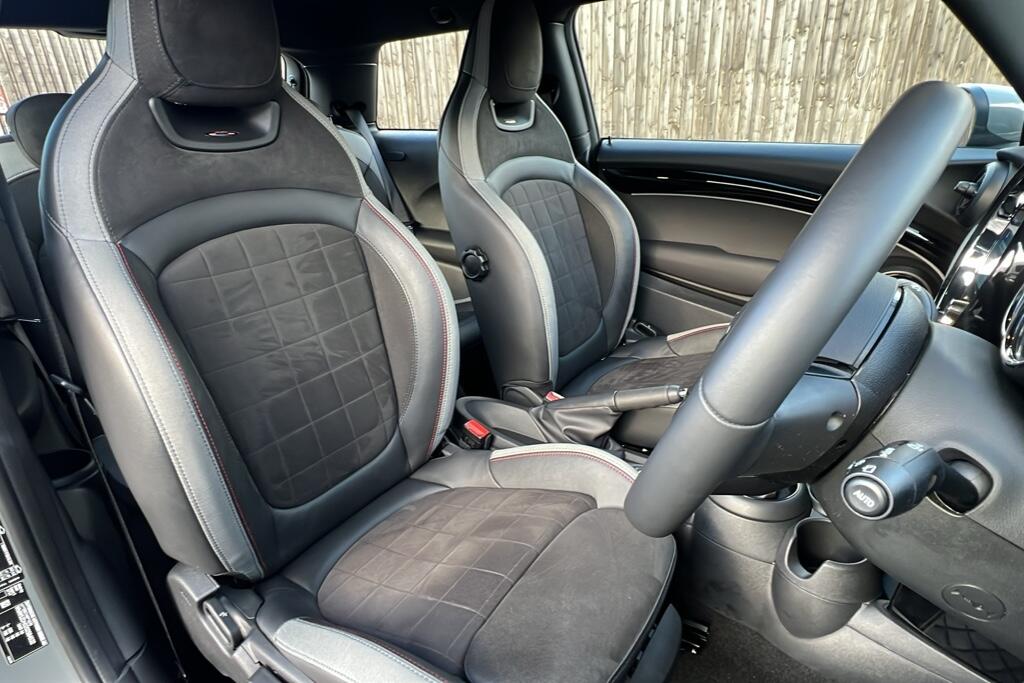 Main listing image - MINI Hatchback