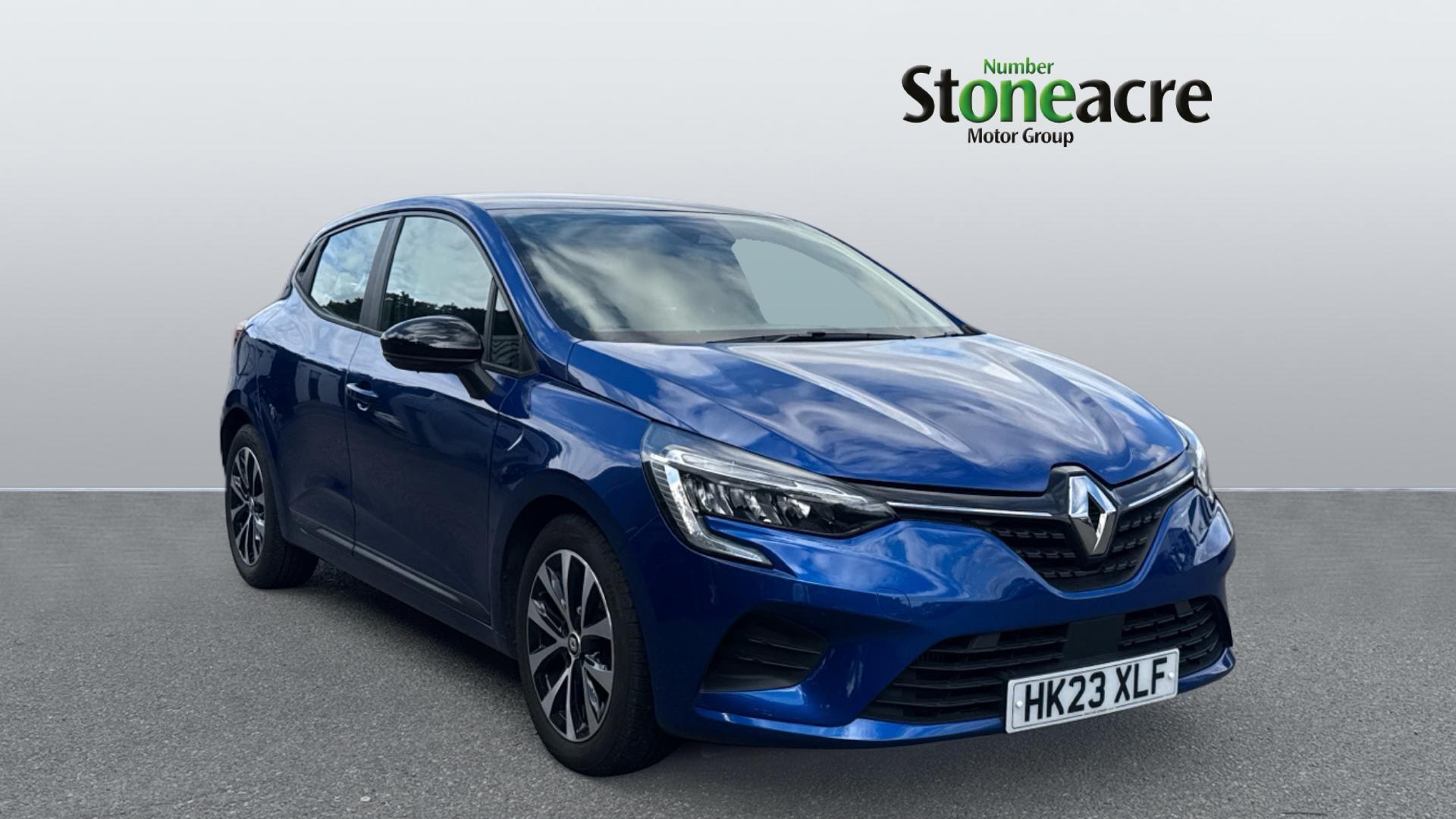 Main listing image - Renault Clio
