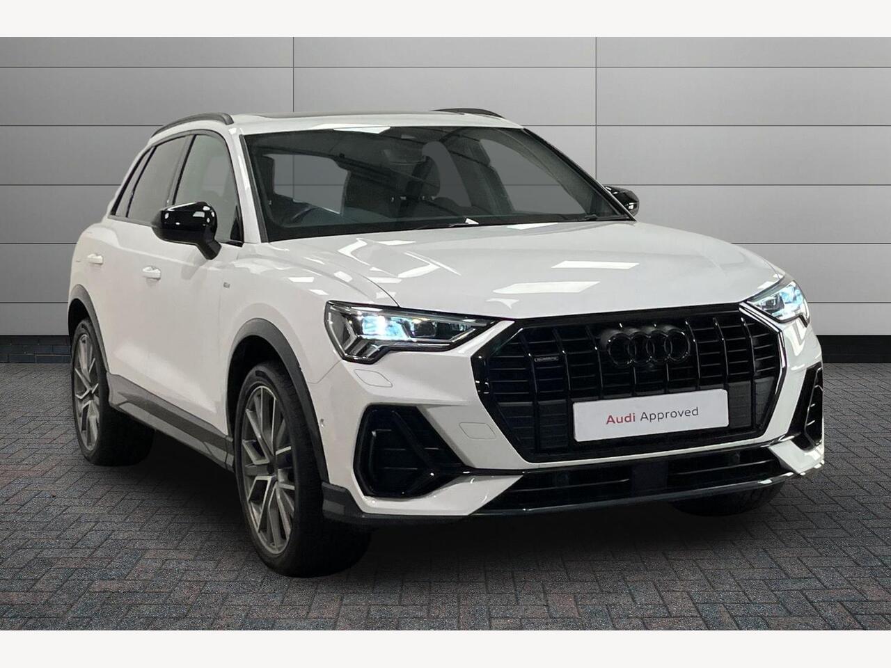 Main listing image - Audi Q3