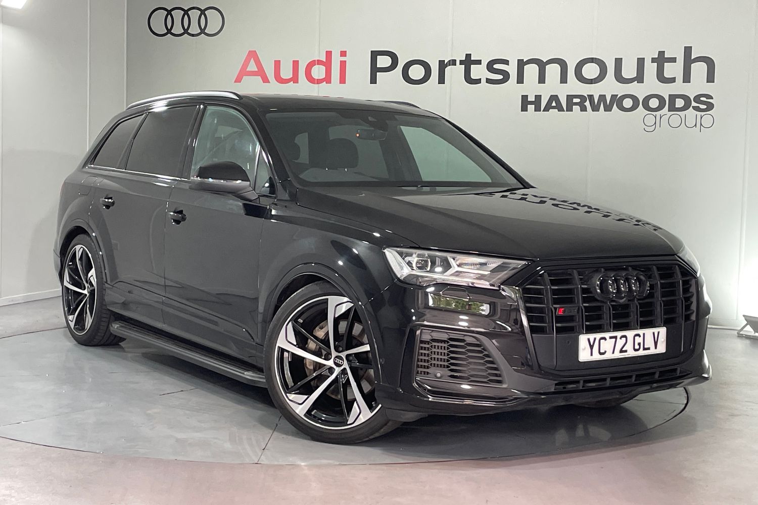 Main listing image - Audi Q7