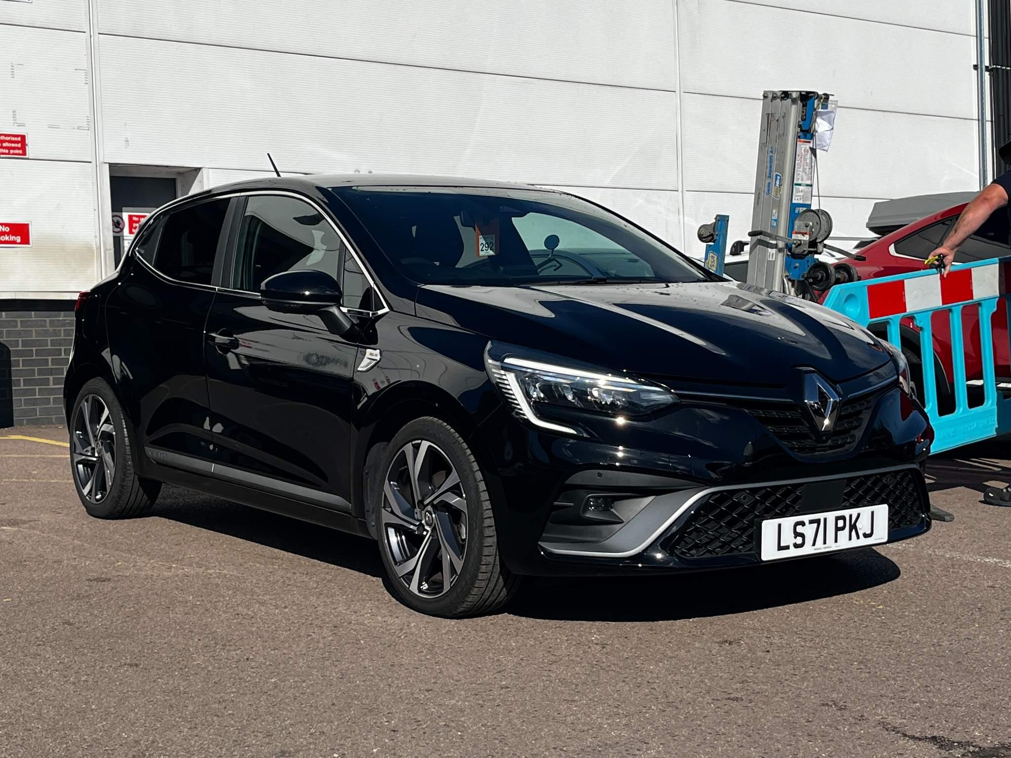 Main listing image - Renault Clio