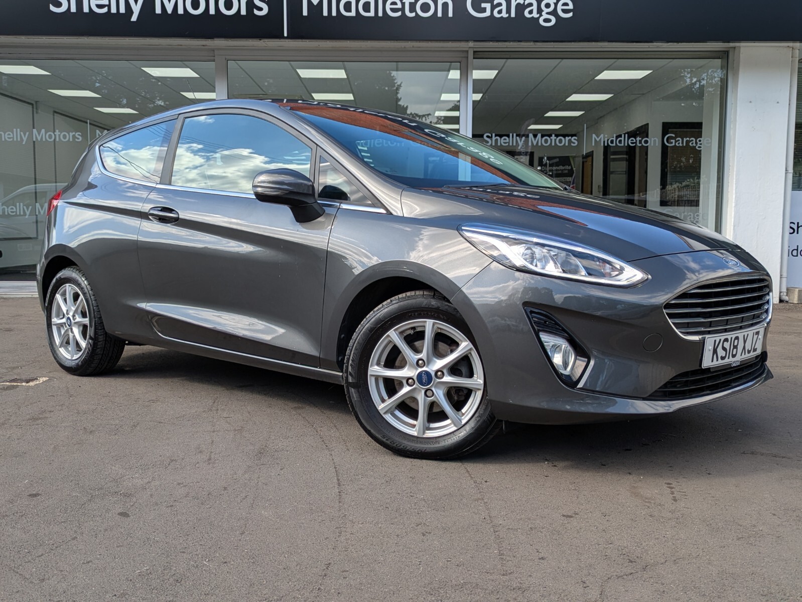 Main listing image - Ford Fiesta