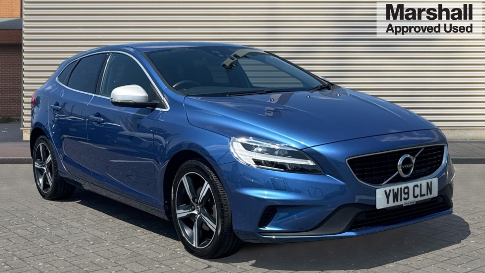 Main listing image - Volvo V40