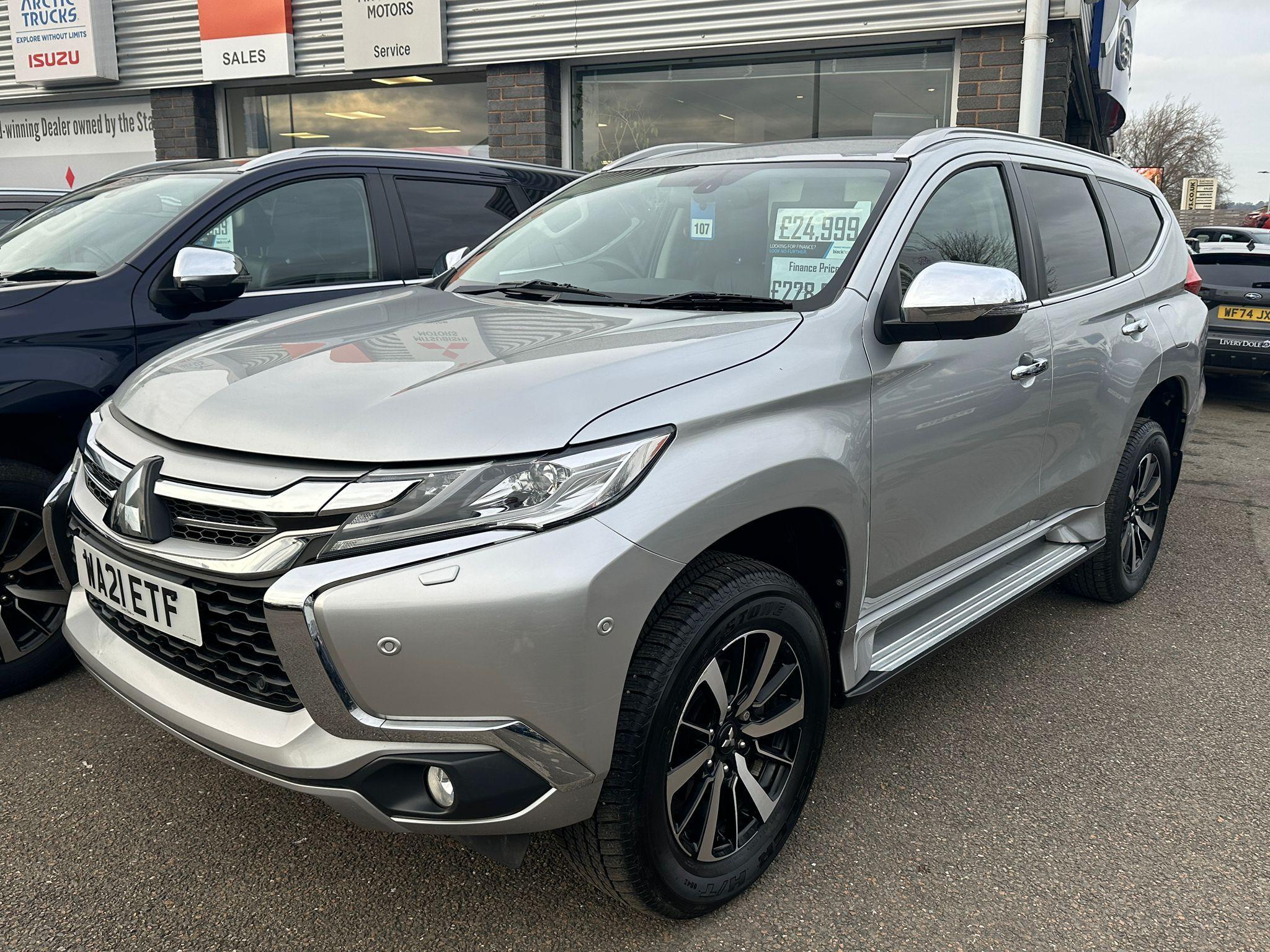 Main listing image - Mitsubishi Shogun Sport