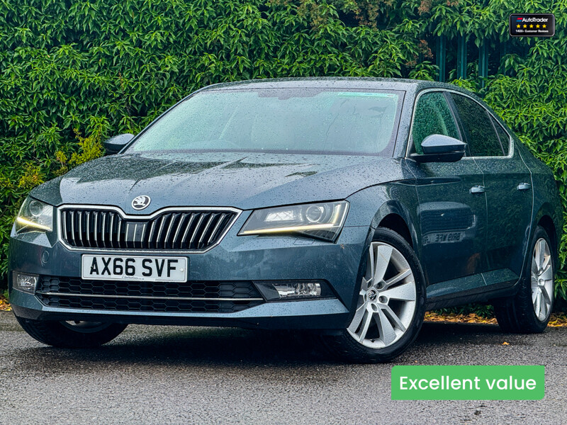 Main listing image - Skoda Superb