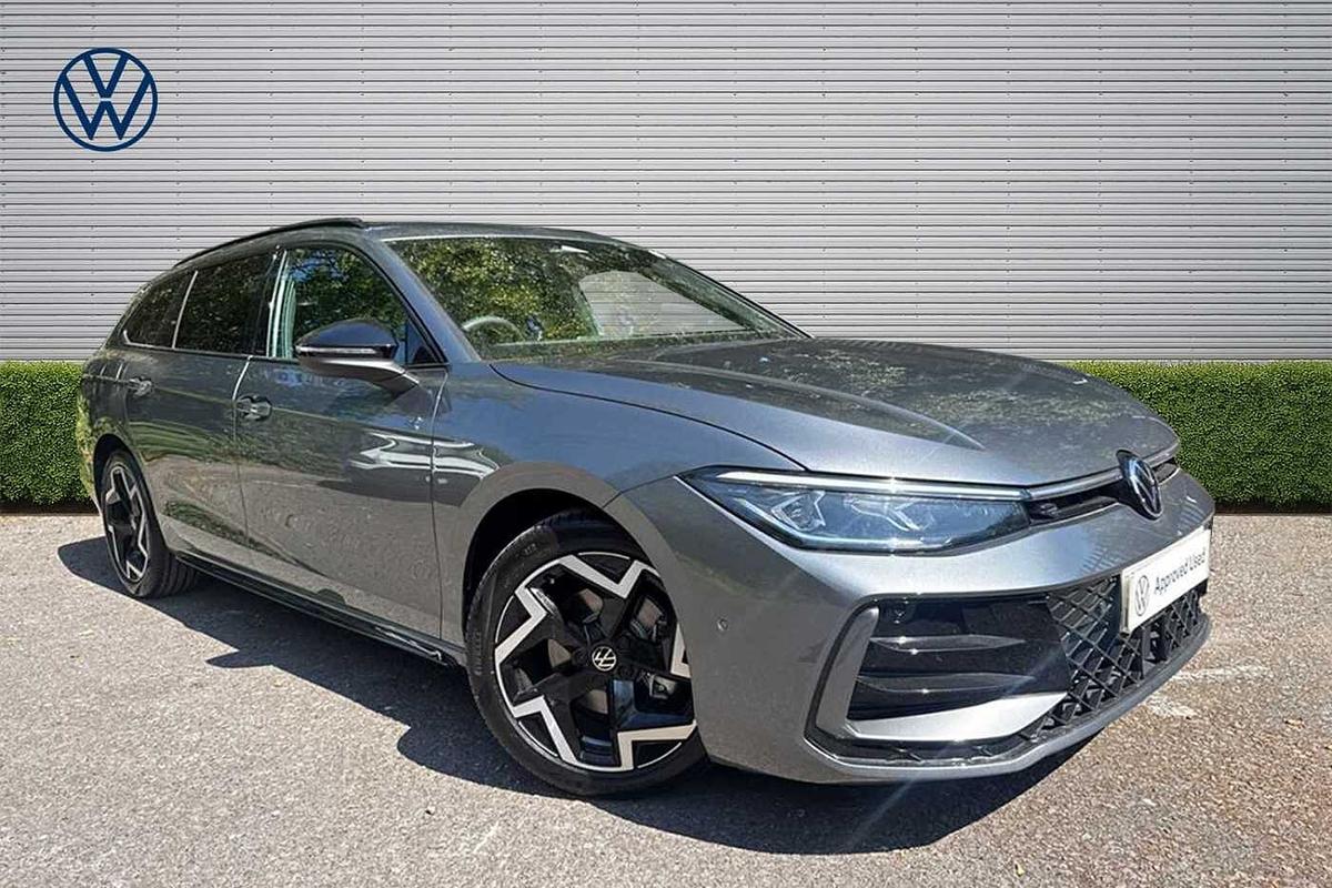 Main listing image - Volkswagen Passat