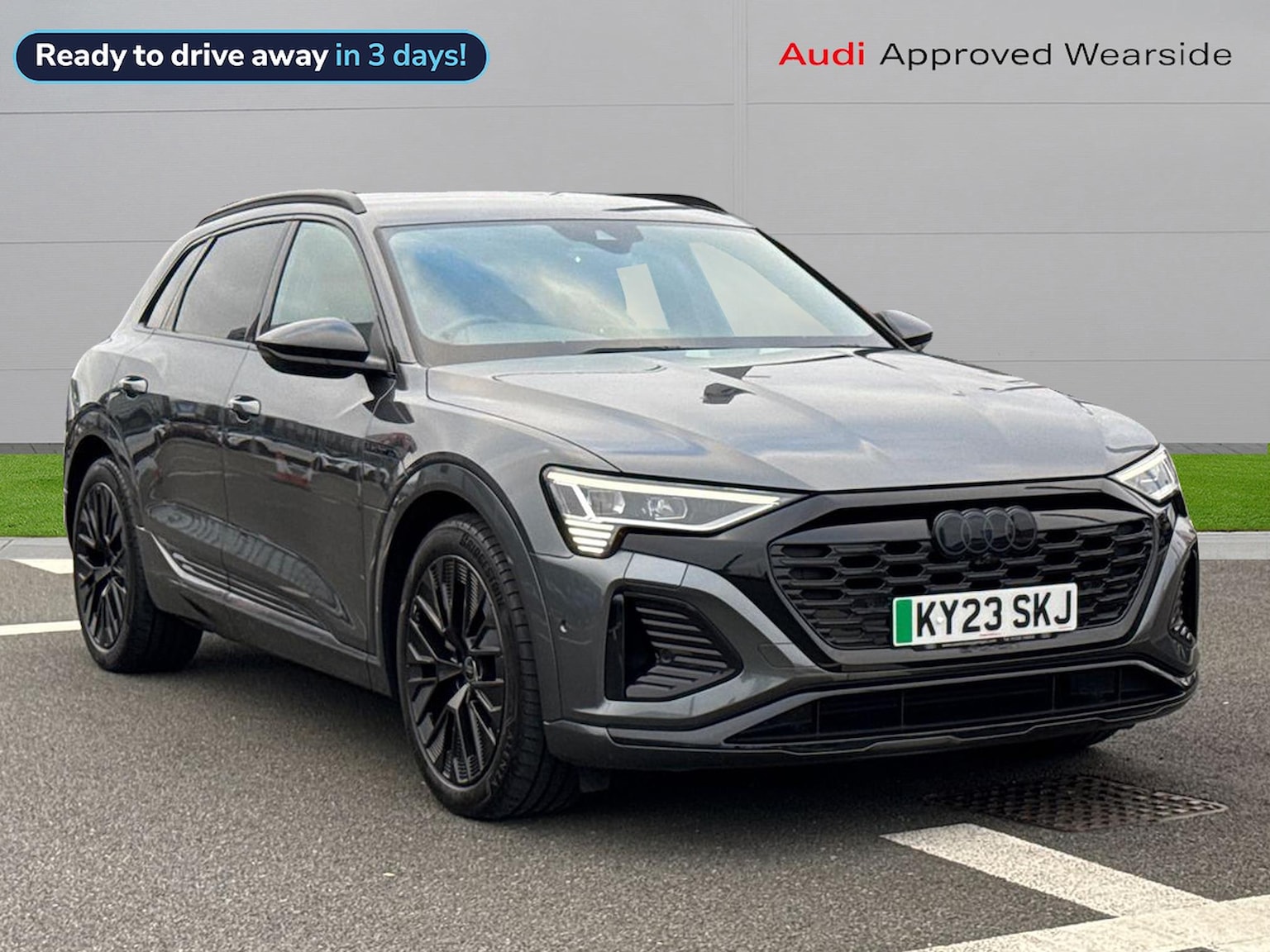 Main listing image - Audi Q8 e-tron