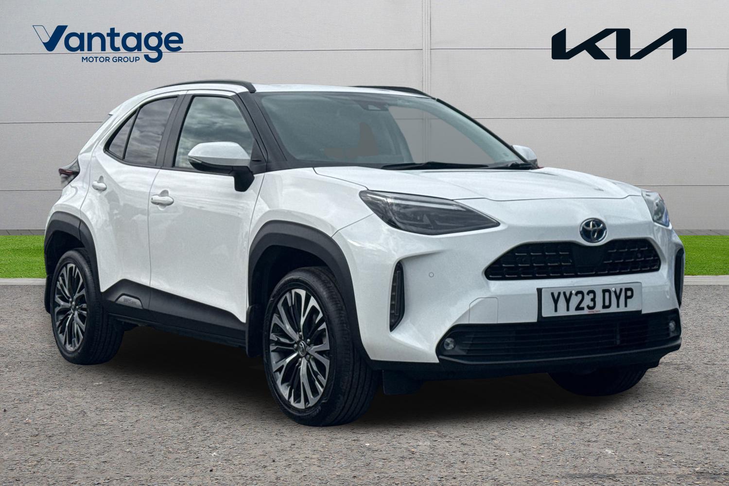 Main listing image - Toyota Yaris Cross