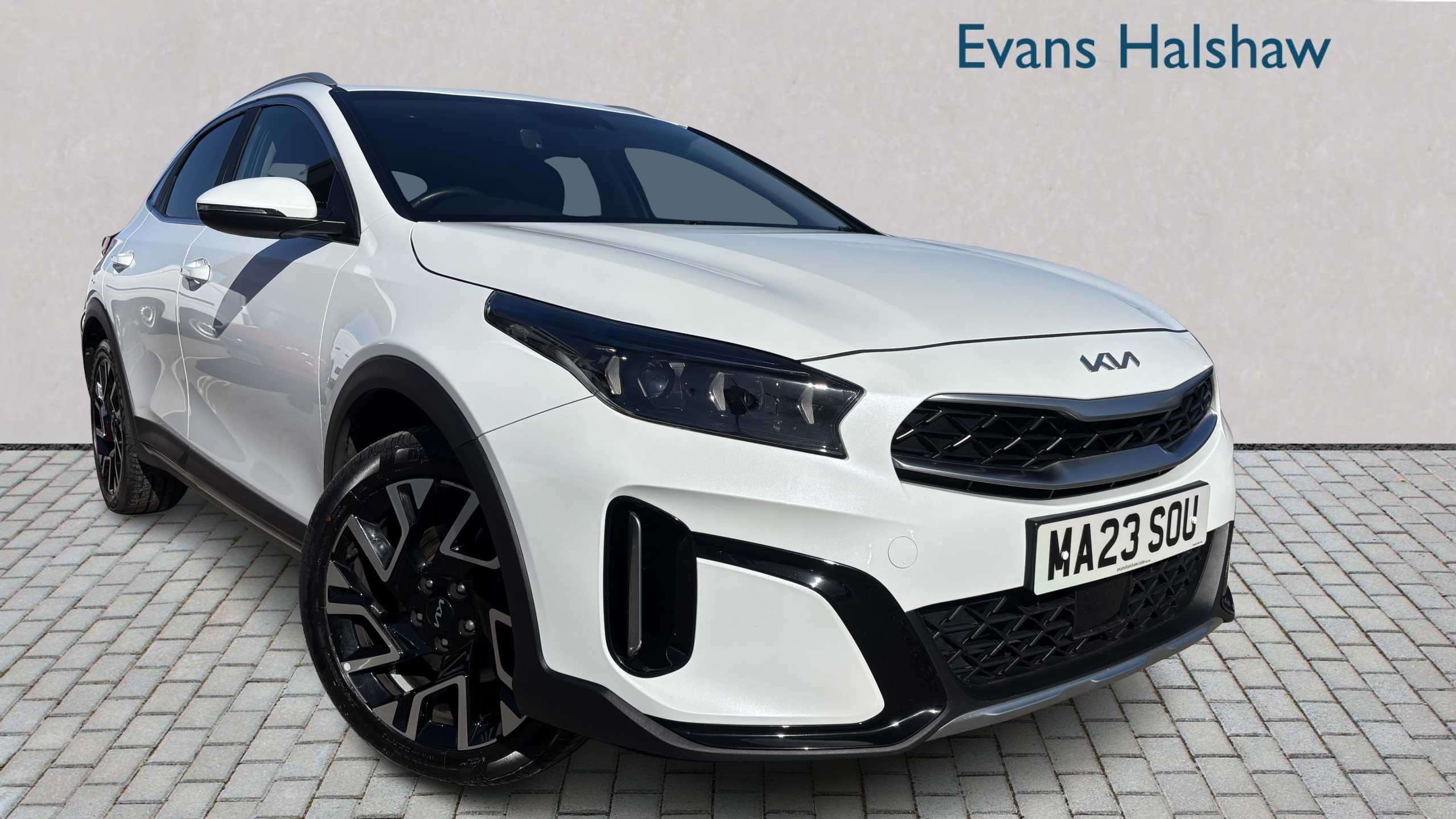 Main listing image - Kia XCeed