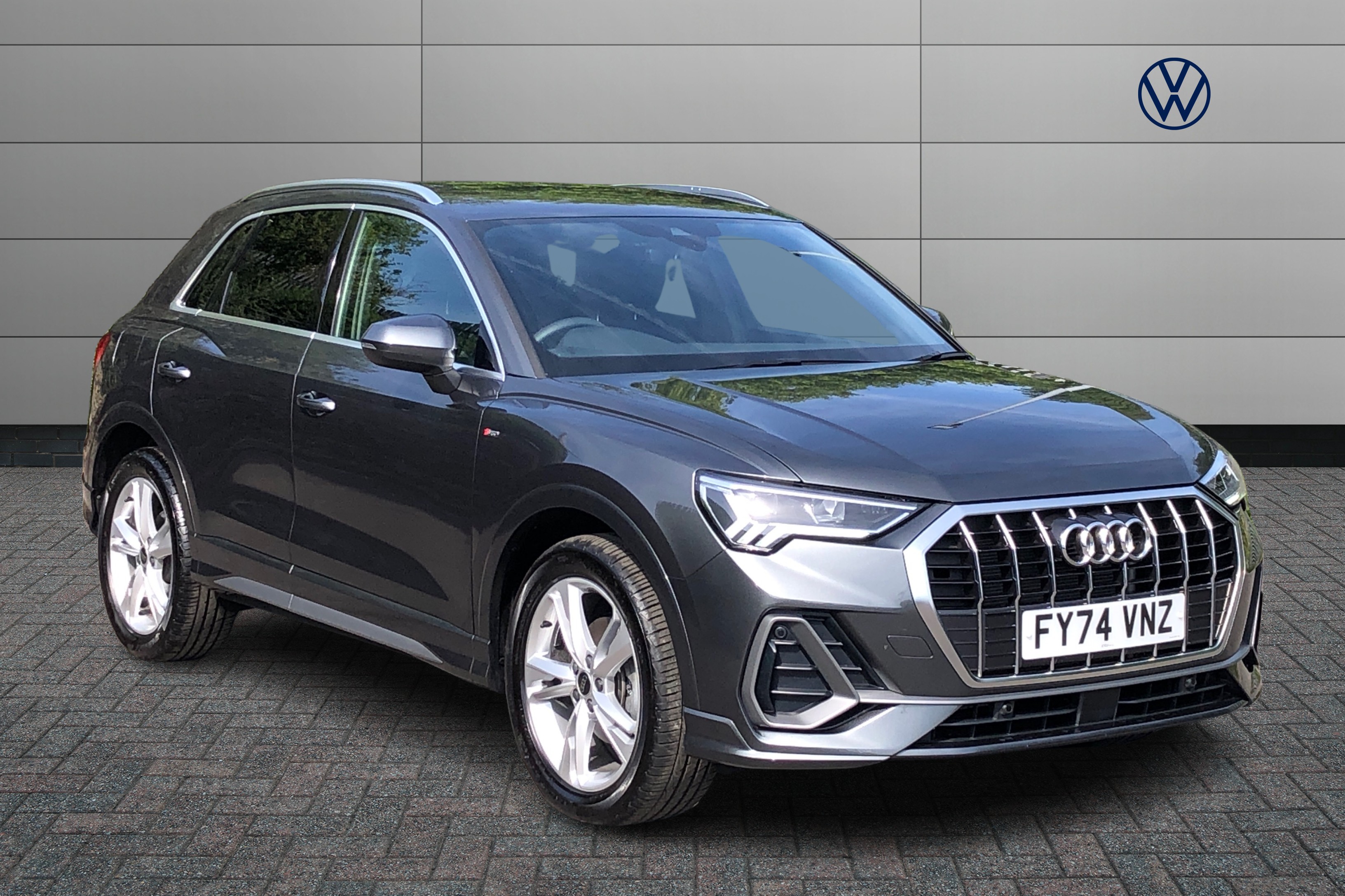 Main listing image - Audi Q3