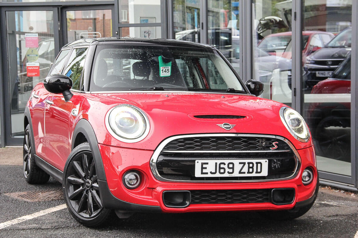 Main listing image - MINI Hatchback