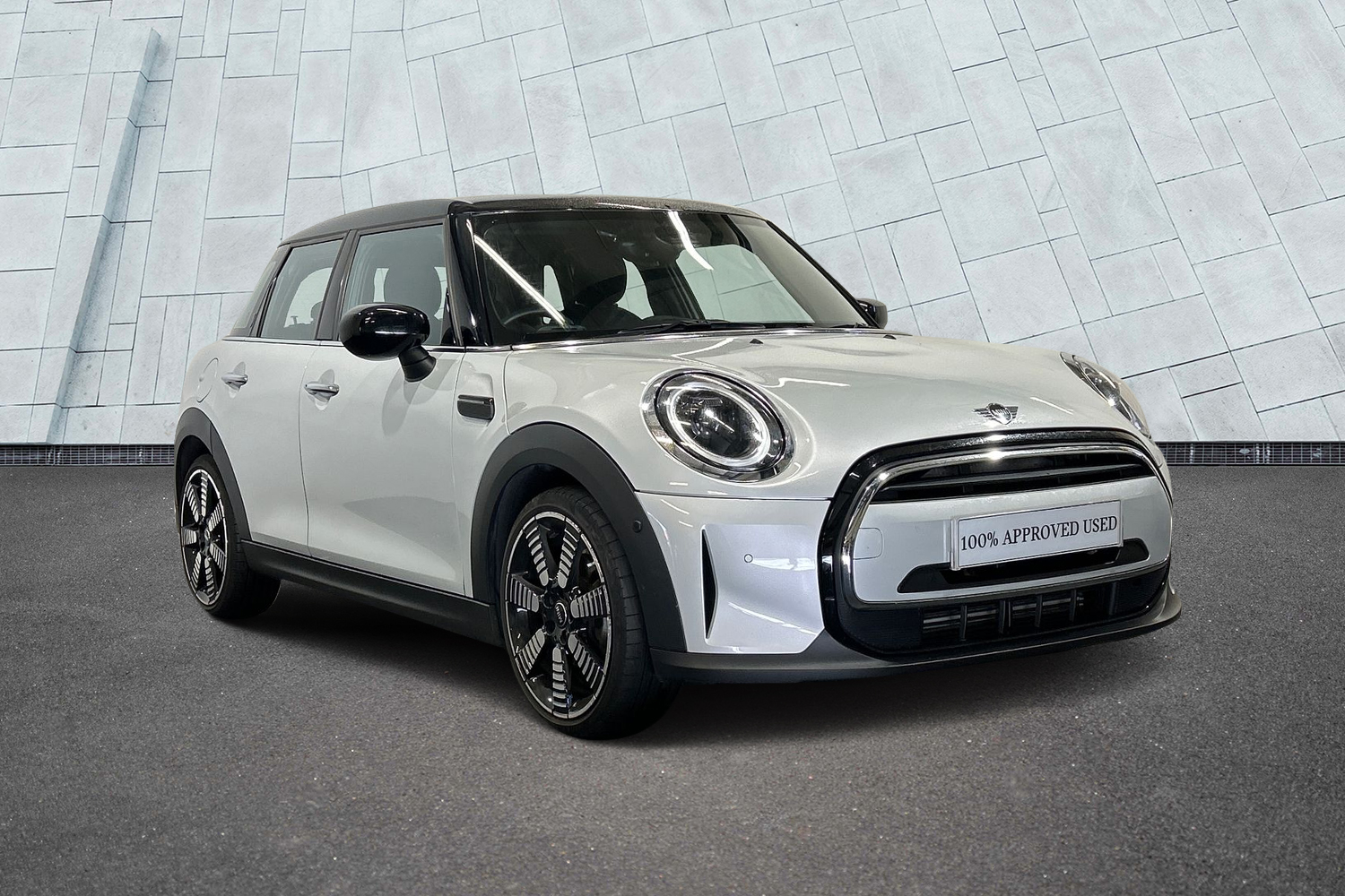 Main listing image - MINI Hatchback 5dr