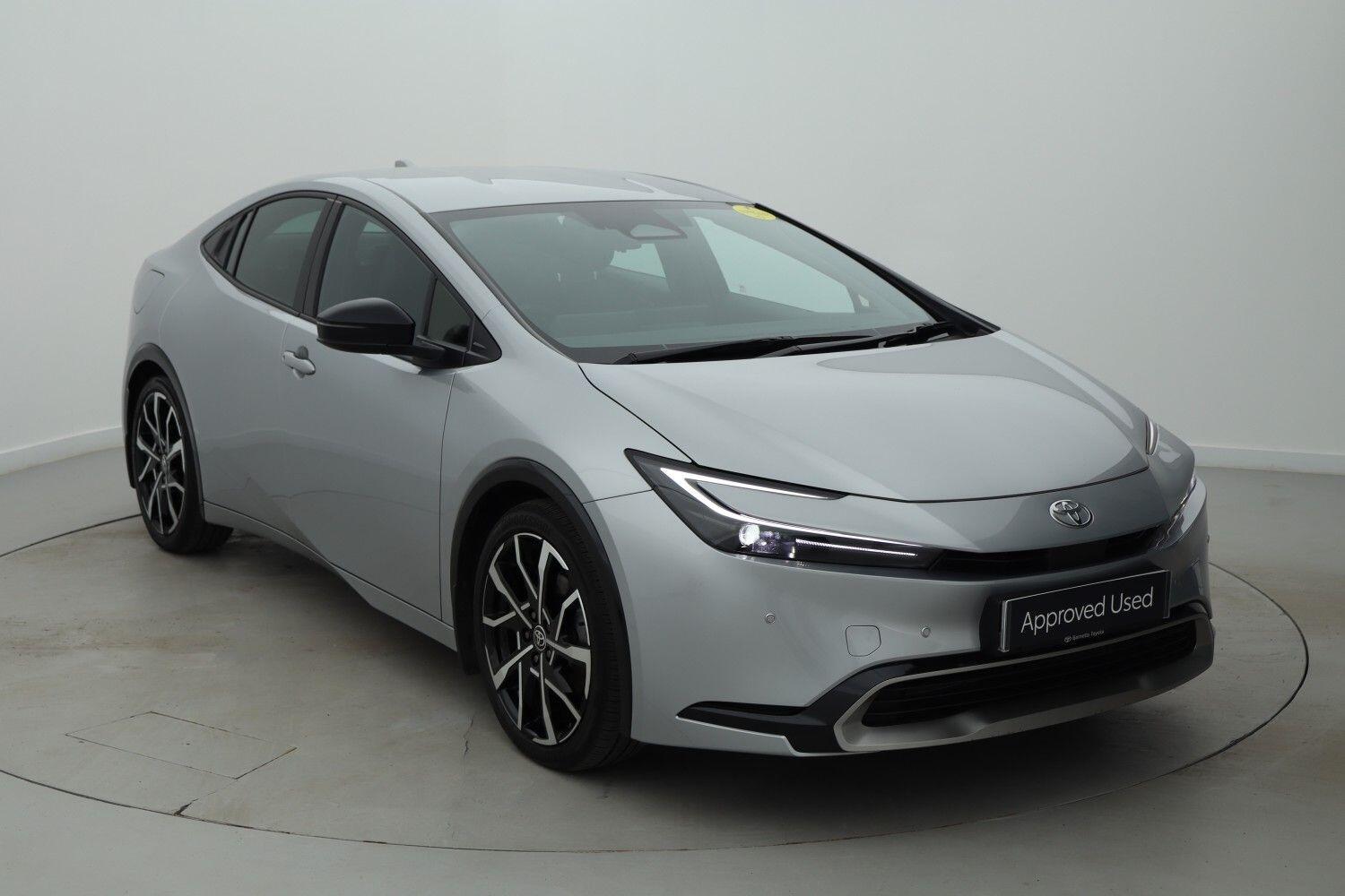Main listing image - Toyota Prius Plug-In