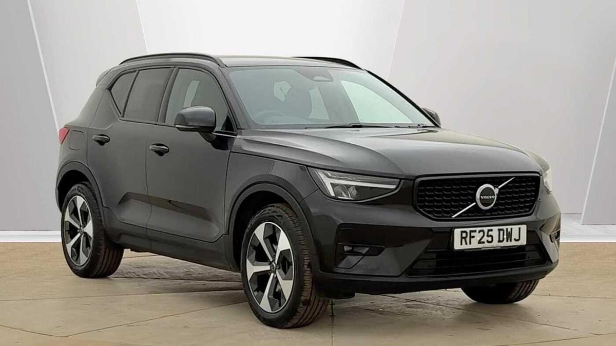 Main listing image - Volvo XC40