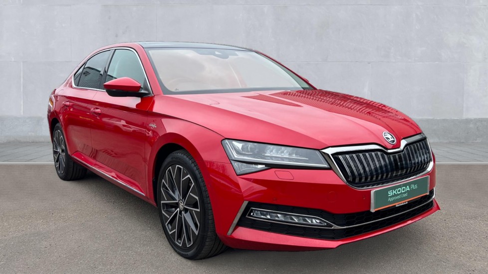 Main listing image - Skoda Superb