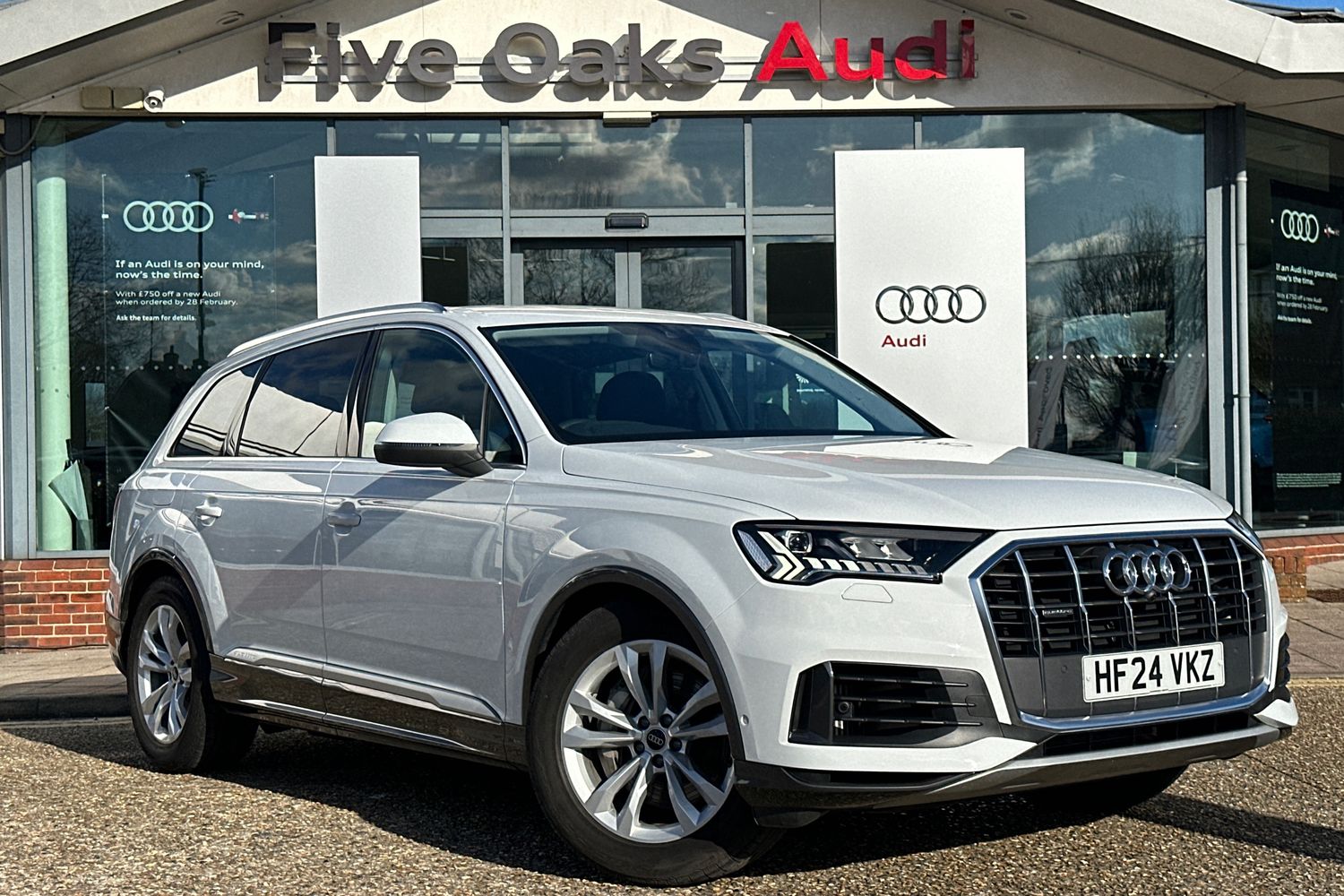 Main listing image - Audi Q7