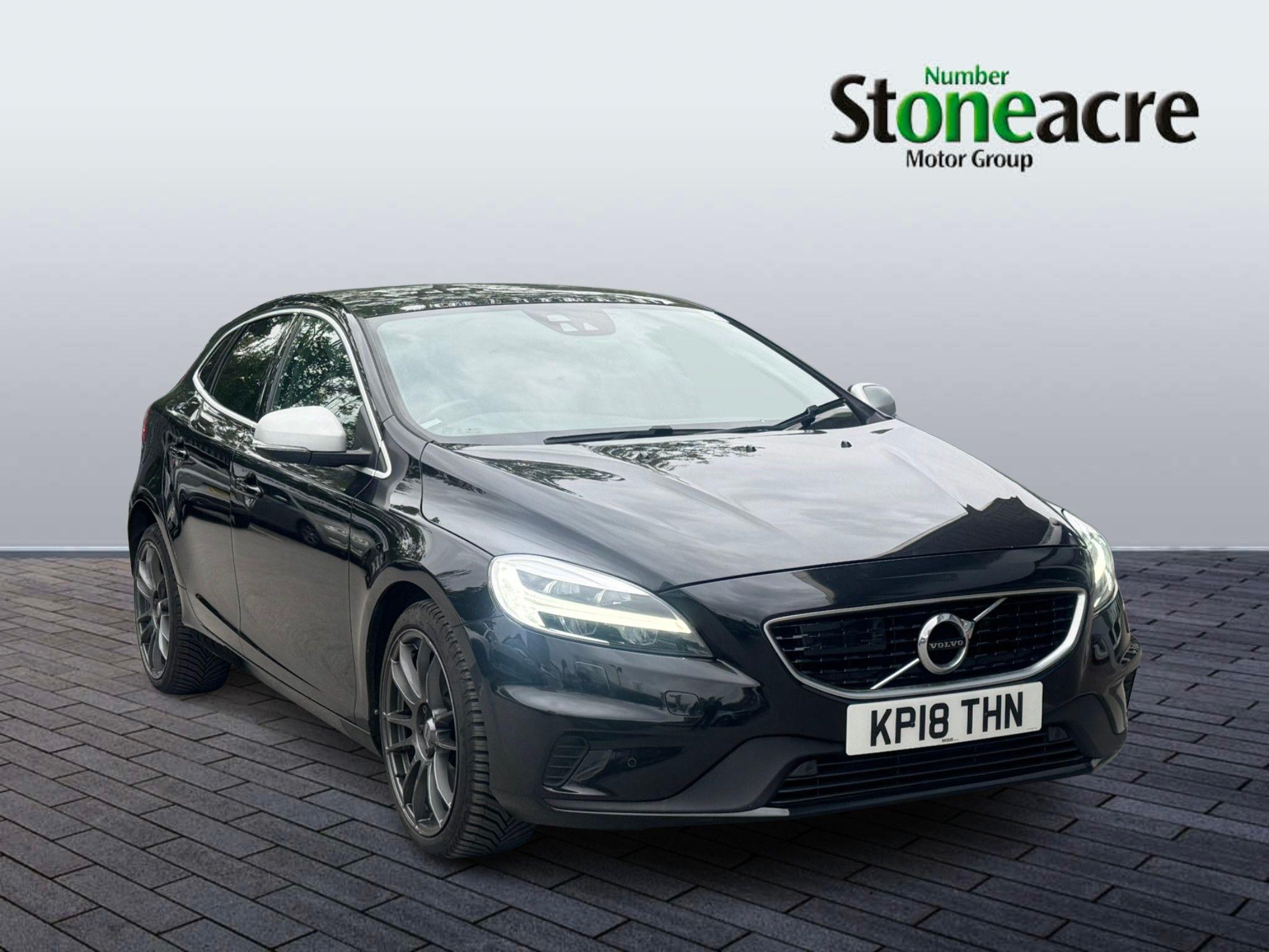 Main listing image - Volvo V40