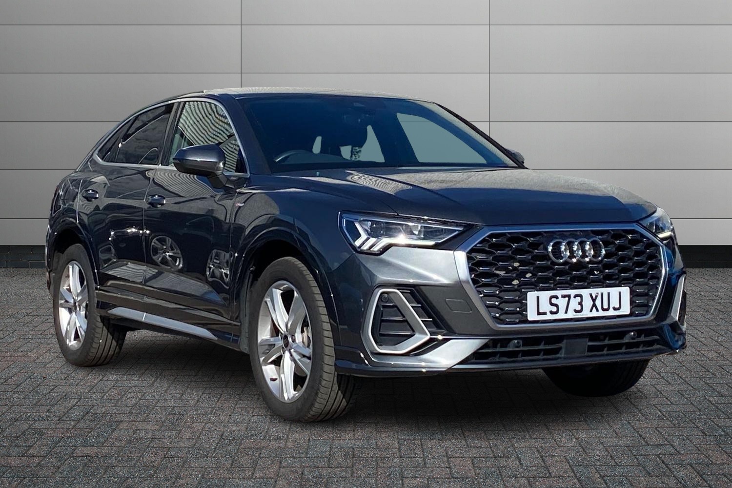 Main listing image - Audi Q3