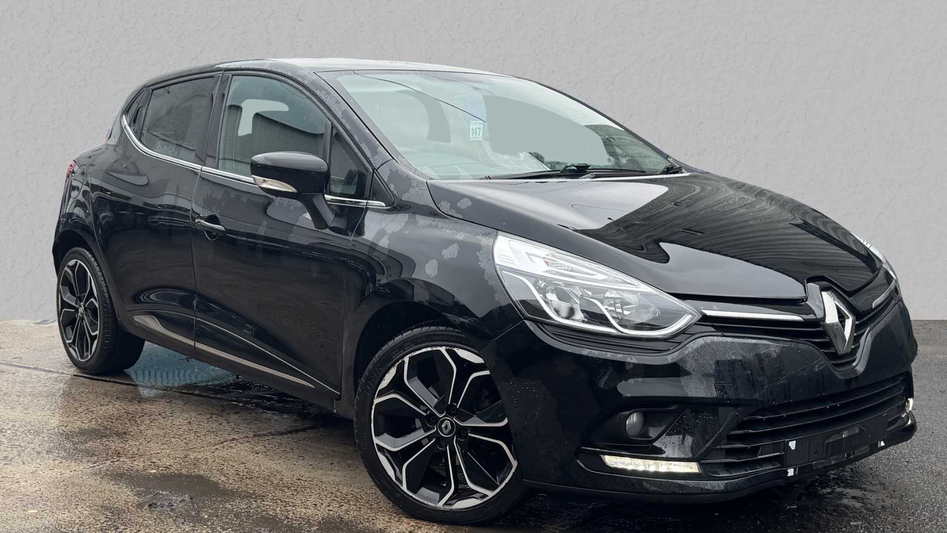 Main listing image - Renault Clio