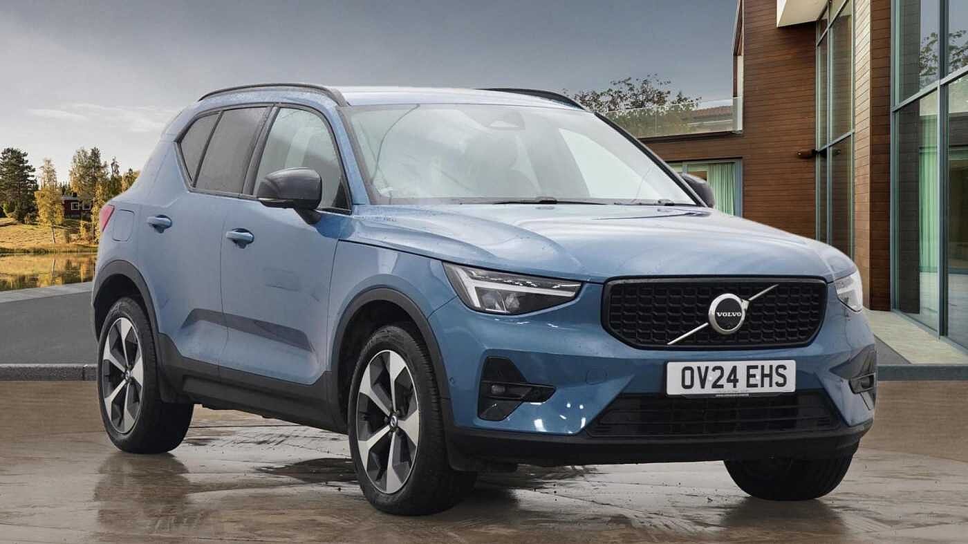 Main listing image - Volvo XC40