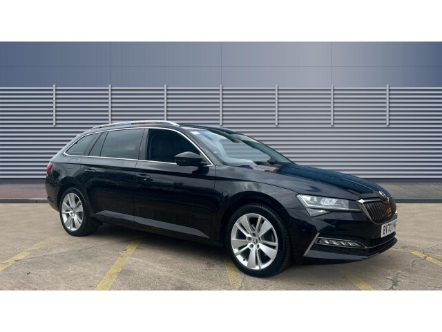Main listing image - Skoda Superb Estate