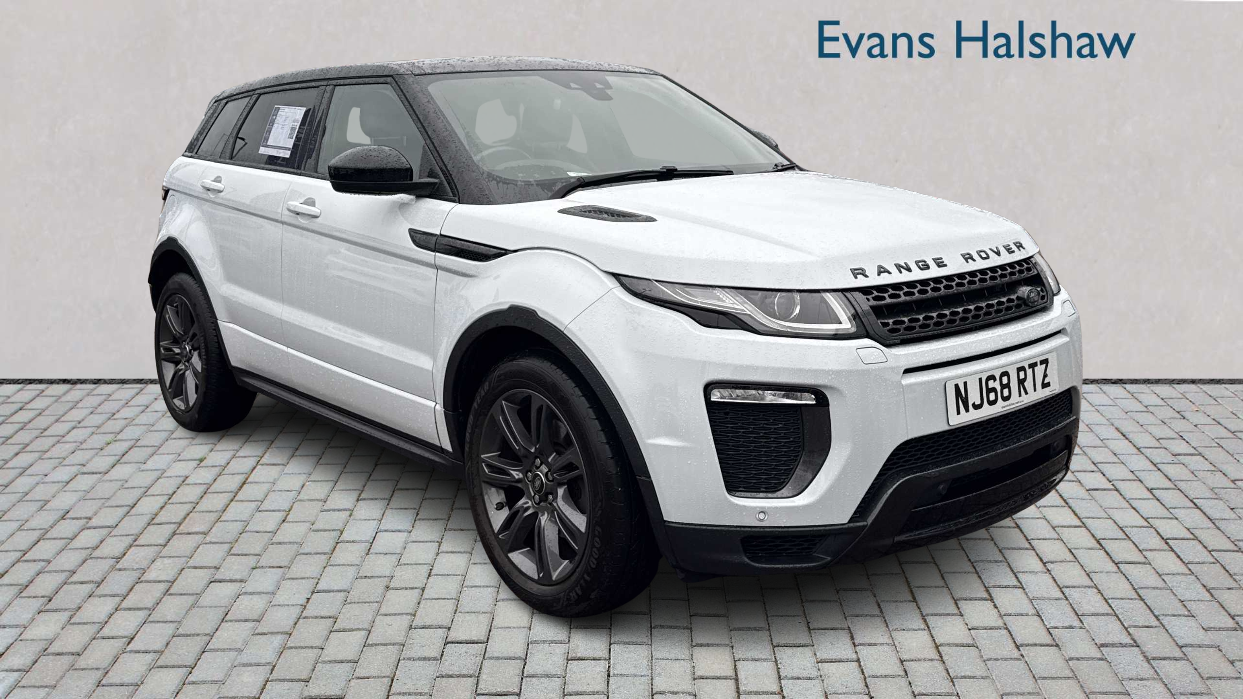 Main listing image - Land Rover Range Rover Evoque