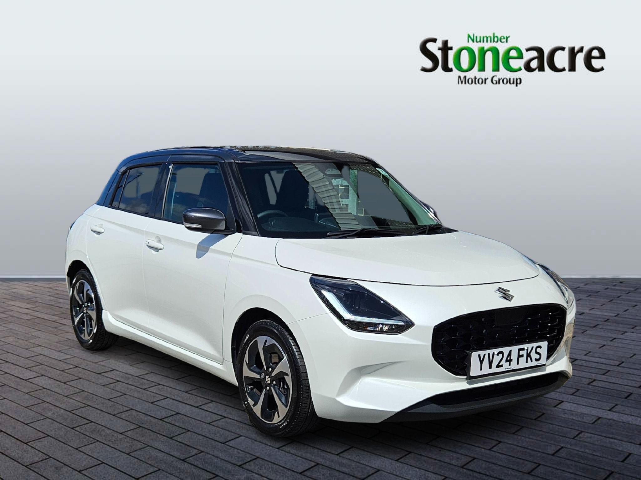 Main listing image - Suzuki Swift