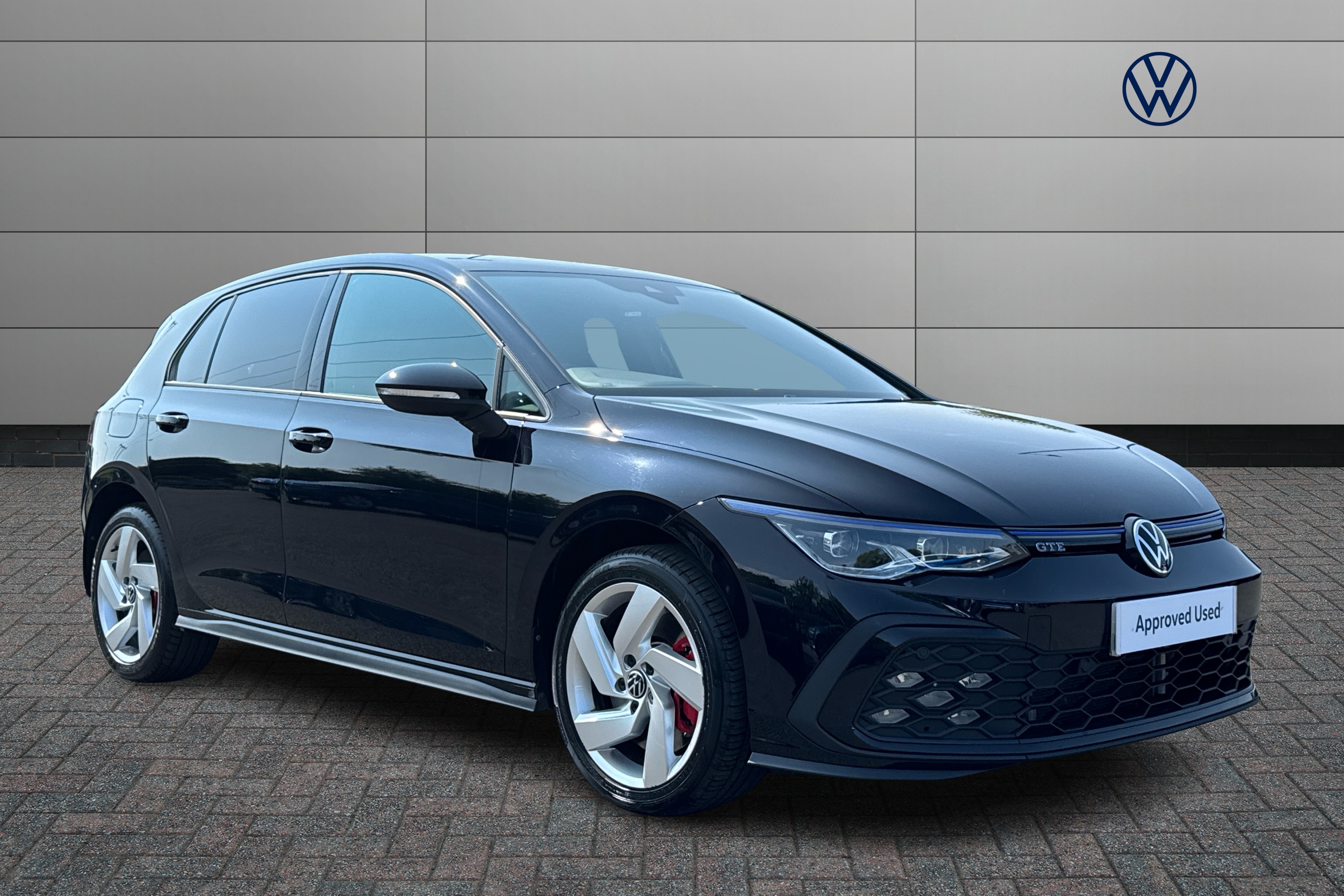 Main listing image - Volkswagen Golf GTE