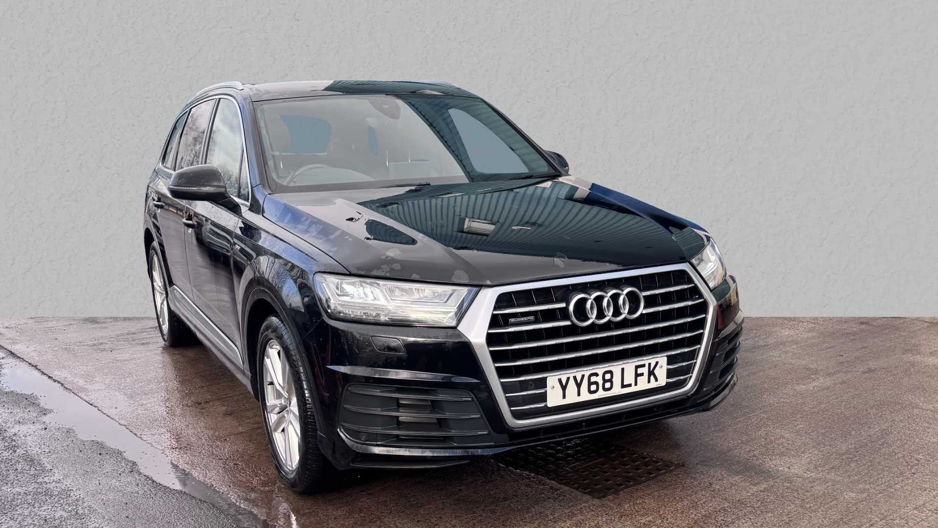 Main listing image - Audi Q7